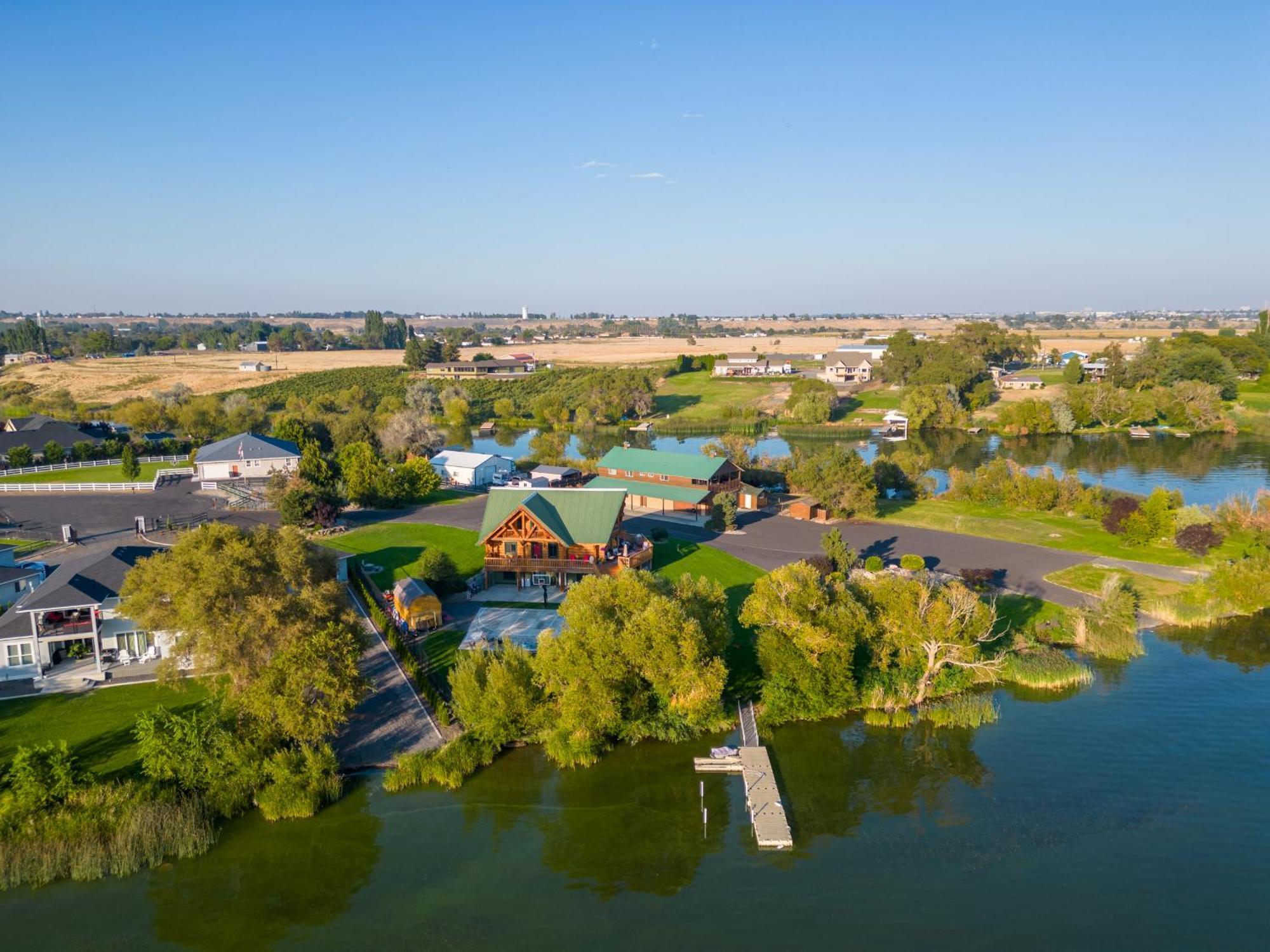 Lakefront Cabin, Hottub, Boat Launch Villa Moses Lake Exterior photo