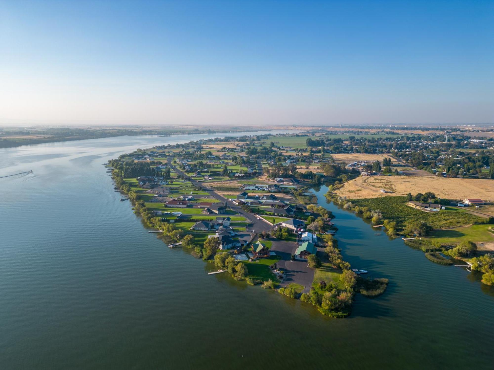 Lakefront Cabin, Hottub, Boat Launch Villa Moses Lake Exterior photo